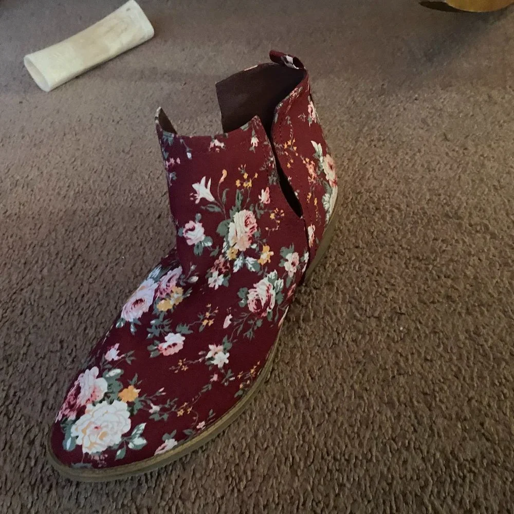 booties - Picture 1 of 1